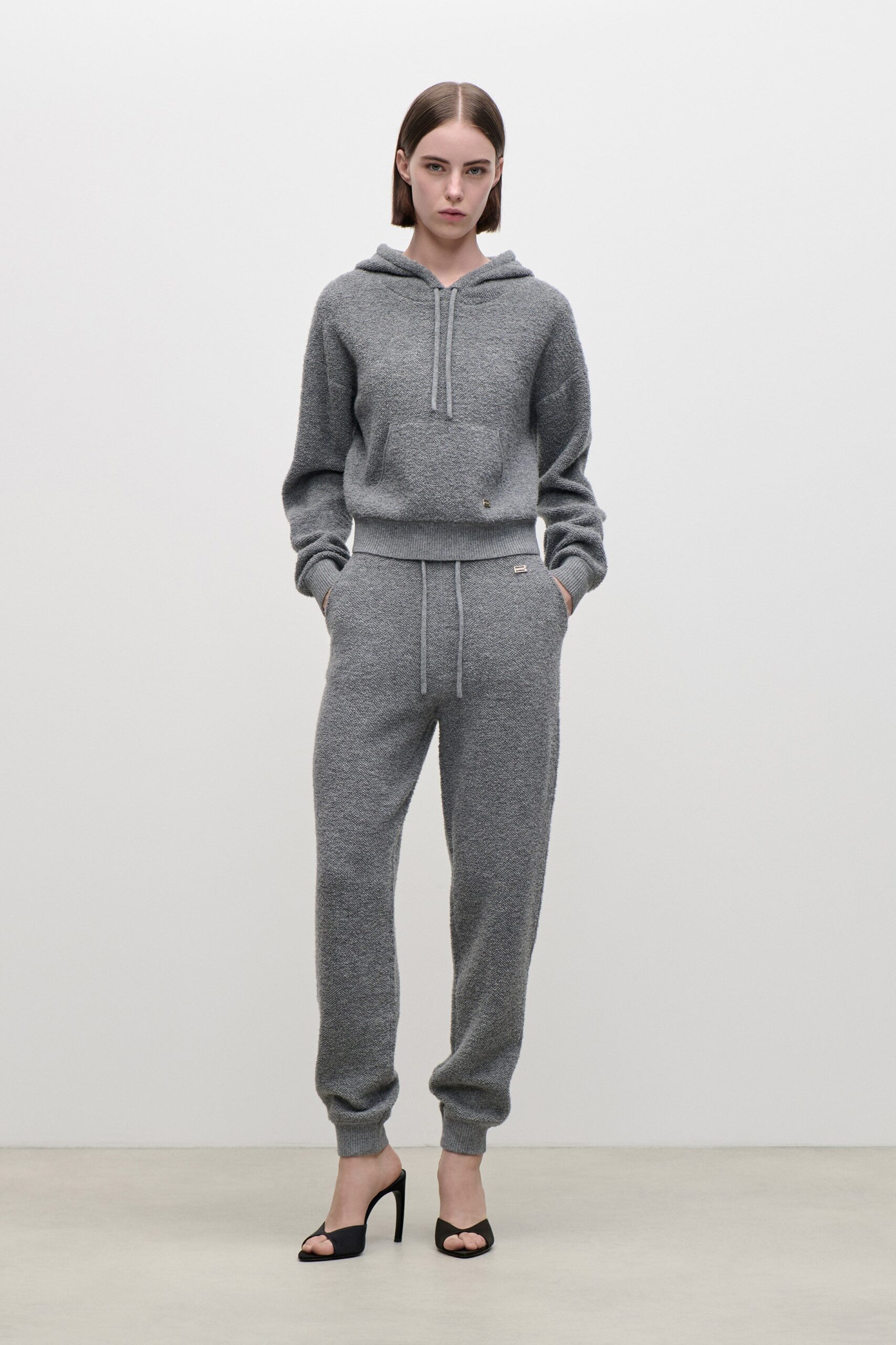 VB_1426KJU007715A_MID_GREY_MARL_1426KTR007702A_MID_GREY_MARL_13336
